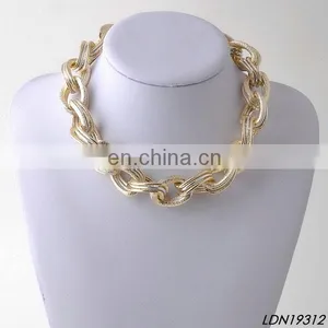 Chunky Link Chain Necklace thumbnail-1