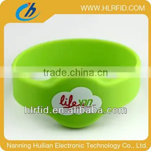 2015 Hot Sell Alien H3 Chip Silicone Rfid Wristband/bracelet/watches for Events thumbnail-1