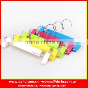 Double Clips Plastic Short Clothes Hangers thumbnail-1