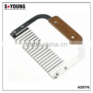 42076 Dough Sheeter Cutter Pastry/Flour Cutter With Wooden Handle thumbnail-2