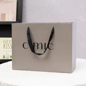 Durable Paper Luxury Grey Gift Packaging Bag thumbnail-1