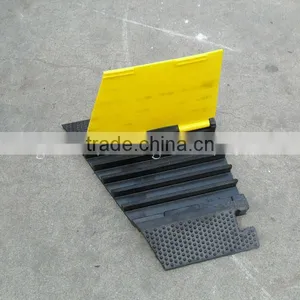 Hot Selling Event Durable Roadway Cable Cover/ Cable Ramp Corner thumbnail-1