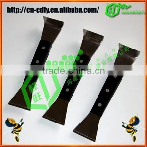 Plastic Handle Scraper thumbnail-1