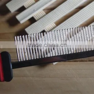 Good Pet Products Pet Dog Cleaning Comb in Factory thumbnail-4