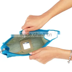 Chinese Supplier Solyester Storage Cosmetic Makeup Bag thumbnail-3