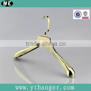 HA6832 Plastic Notched Non Slip Hanger Electroplated Coat Hanger thumbnail-4