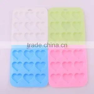 Colorful Heart Shape Plastic Painting Artist Palette thumbnail-3
