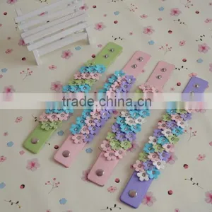 Wholesale Multiple Color Leather Bracelet With Flowers thumbnail-1