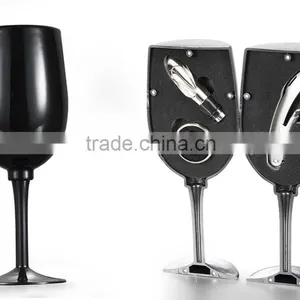 Wine Bottle Shaped Wine Set / 5 Piece Wine Bottle Accessory Gift Set thumbnail-3