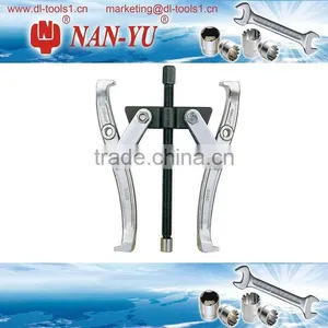 Two-Arm Gear Puller Hand Tool thumbnail-1