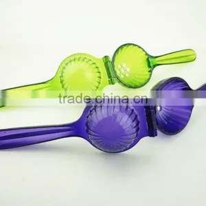 41024 Lemon and Lime Juice Squeezer thumbnail-5