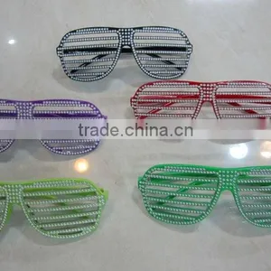 Party Glasses thumbnail-1
