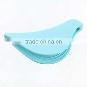 2017 New Product Bird Shaped Silicone Oven Rack Guard Grill Gloves thumbnail-6