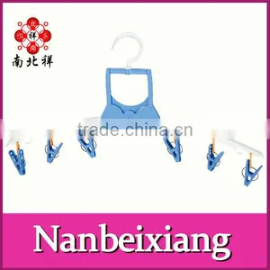 Plastic Clothes Peg Hanger thumbnail-1