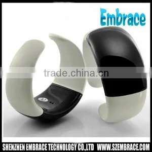 Magic Vibrating Bluetooth Bracelet With Microphone and Speaker thumbnail-1