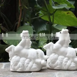 Ceramic White Horse Salt & Pepper Shaker Set thumbnail-1