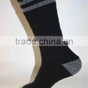 Knitted Men Wool and Polyester Sport Socks thumbnail-1