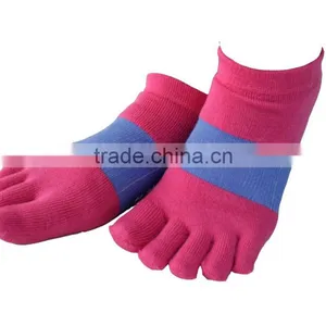 Non-Slip Five Toe Sport Socks thumbnail-3