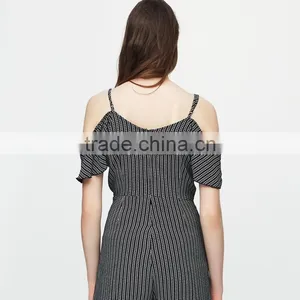 2017 Plain-coloured Cut Out Shoulder Sexy V-neck Women Ruffled Jumpsuit thumbnail-5