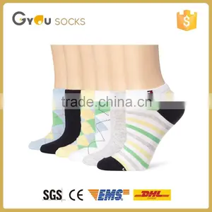 Custom Popular Women Ankle Socks With Colorful Stripes Cotton Socks Manufacturer thumbnail-1