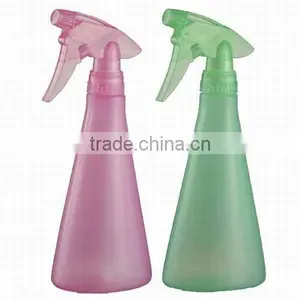 Plastic Trigger Spray Bottle thumbnail-1