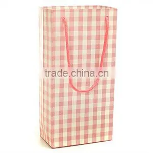 Pink Lattic Design Paper Gift Bag thumbnail-2