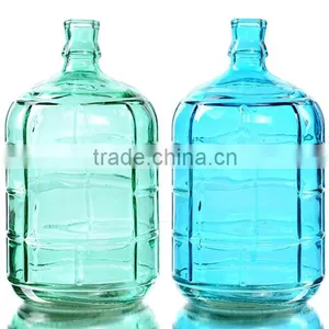 Diamond Shape Colored Glass Vase thumbnail-1