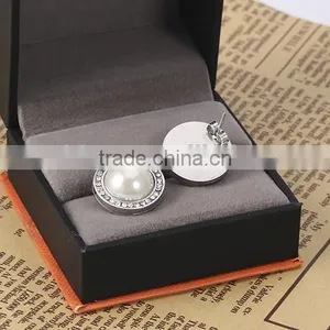 Latest Exquisite Workmanship Favorable Price White Big Pearl Earrings With Shinning Stone thumbnail-5
