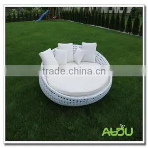 Audu Lawn Daybed/Lawn Garden White Daybed thumbnail-1