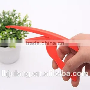 Hotsale Plastic Prawn Peeler/Useful Tools for Prawn/Arils Removal Tool thumbnail-2