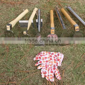 High Quality Wood Handle Garden Hand Rotary Hoe thumbnail-2