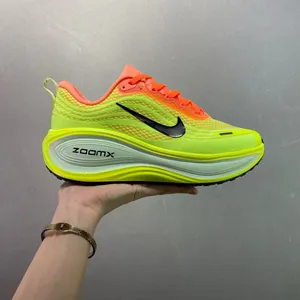Nike VOMERO PLUS Shoes thumbnail-1