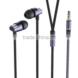 OEM In-ear Earphone With MIC in Cellphone Accessories thumbnail-1