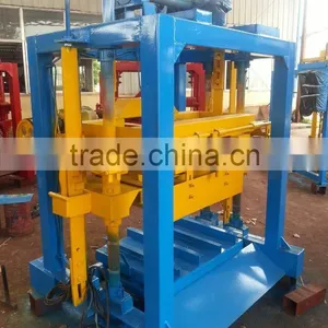 QT4-35 Manual Interlocking Brick Making Machine for Sale thumbnail-2