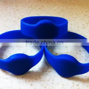 13.56MHz Tag-it 2048 RFID Personalised Wristband UK Christmas Events thumbnail-3