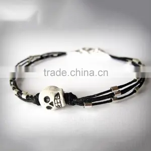 RetroStyle Red Rope Wax Cord Bracelet Metal Heart Charm Bangle Bracelet thumbnail-4