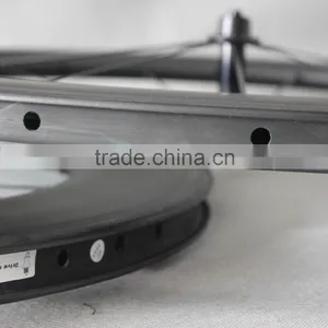 Carbon Clincher Wheelset Road Bicycle Wheel Racing Wheelset 86c With New R13/Novatec Hub thumbnail-4
