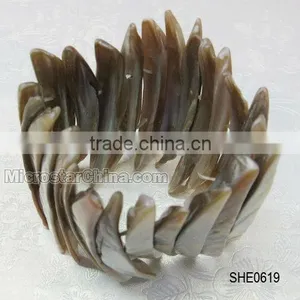 Shell Bracelets Bangle thumbnail-1