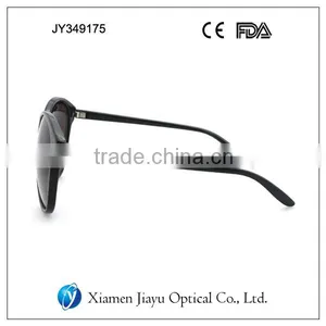 Popular Design Polarized Sunglasses for Men and Woman With High Quality and Customized Logo thumbnail-4