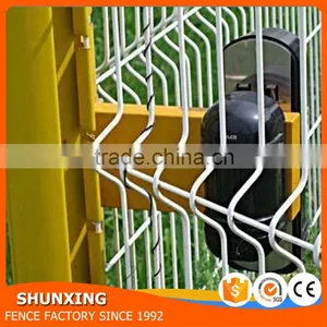 New Fence PVC Coated Mesh Fence Garden Cheap Fence thumbnail-1