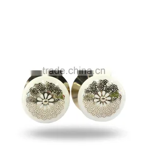 Ceramic White Curtain Holder thumbnail-1