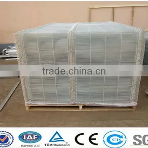 Hot Sale Colorful Powder Coating Welded Wire Mesh Fencing With Curves thumbnail-3