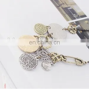 Fashion Creative Statement Long Female Exaggerated Personality Gear Clock Vintage Style Necklace thumbnail-2