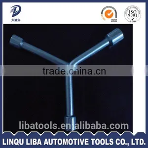 China Manufacturer Safety Quality 3 Legs Wrench for Cars thumbnail-2
