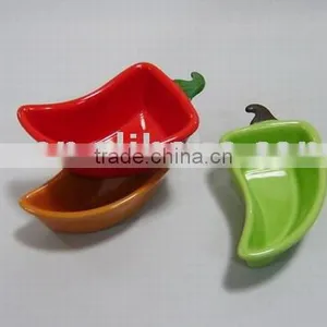 Pimiento Shape Bakeware thumbnail-1