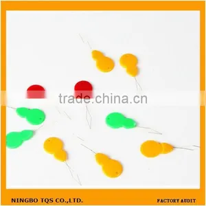 Plastic Needle Threader thumbnail-1