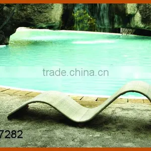 Tradition Poolside Wicker Lounge thumbnail-1