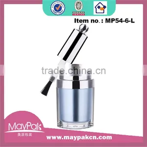 Nail Polish Bottle With Many Diferent Brush Heads thumbnail-1