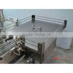 Semi-Automatic Collecting Table thumbnail-1