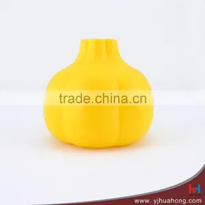 New Fashion Design Silicone Garlic Shape Garlic Peeler,garlic Press for Kitchen thumbnail-1